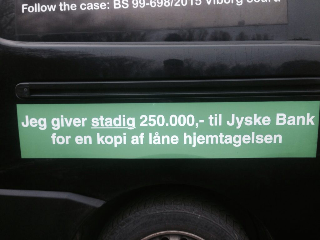 Listen med spørgsmål og link nederst redigeres dagligt. Senest rettet 17-11-2017 Spørgsmål 6.A indsat :-) ------------------- Sagen, handler i bund og grund bare om jyske bank bedrager deres kunder, og hvor gode jyske bank er til SVIG foretninger. Læs dagbogen på www.banknyt.dk ------------------- :-( Vi har i sagen mod jyske bank brug for at Nykredit underskriver et dokument. Bare underskrive at vi ikke har hjemtaget noget lån i Nykredit på 4.328.000 kr. Som blev tilbudt 20 maj 2008. :-) :-) Se bilag på at tilbud er bortfaldet og derfor ikke kan eksistere. https://facebook.com/story.php?story_fbid=10214873510170621&id=1213101334&ref=bookmarks :-) :-) BILLEDER I NY TIDSLINIE SAGEN MOD JYSKE BANK FOR BEDRAGERI SVIG https://facebook.com/story.php?story_fbid=1493715853997211&id=1045397795495688 :-) :-) Normale og ærlige mennesker ville ikke nægte at hjælpe andre i en sådan sag, men anderledes er det med Nykredit. :-) Nykredit nægter at underskrive, for på den måde at hjælpe jyske bank med at kunne fortsætte bedrageri af kunde. :-) Nykredit kan følge sagen her. Om underskrift. https://facebook.com/Nykredit-dækker-over-SVIG-i-Jyske-Bank-Advokat-Mette-Egholm-Nielsen-svare-351558681922937/ :-( :-) Vi har anmodet vores advokat skrive til Nykredit 20-09-2017 og kræve en underskrift. Hvis Nykredit v/ Advokat Mette Egholm Nielsen Stadig nægter at underskrive. :-( På trods af møde referat fra Nykredit, og de mange beviser på at der ikke findes noget optaget lån i Nykredit på 4.328.000 kr Og at Nykredit heller ikke vil vise der findes et optaget / hjemtager lån i Nykredit på 4.328.000 kr. :-) Anmode vi vores advokat, at stævne Nykredit, så de tilpligtes til at underskrive. :-) Vi ved her 5 oktober 2017 stadig ikke om, der er skrevet, eller udtaget stævning mod Nykredit. :-) :-) Vores advokat Skrev 04-10-2017 At han anbefale, at vi opgiver sagen imod jyske bank. Og skriver om højsteretsdomme, om sager omhandlende rente bytte, Men skriver intet om det vores sag handler om. ( de mange spørgsmål som er nederst ) :-) :-) !. Vi blev meget forvirret over at vores advokat kun taler om dårlig rådgivning, omkring en rente bytte med jyske bank, En rentebytte, som jyske bank har lavet ved egen hånd. ! Uden påforhånd at sikker sig en mundtlig eller skriftligt aftale ved kunde. Vores Advokat er oplyst februar 2016 At den anlagte sag mod jyske bank er ændret. FRA DÅRLIG RÅDGIVNING TIL SVIG / BEDRAGERI At vi ikke har et lån 4.328.000 kr. at betale på, eller bytte renter med til nogle. At vi ikke har aftalt og godkendt den rente bytte fra 16-07-2008 som jyske bank opråber sig i retsforhold at være den der er godkendt 15-07-2008. :-) Vi har fremsende alt materiale til vores advokat februar 2016 og løbende herefter. Samt efterfølgende sendt kopi politi anmeldelse af jyske bank for bedrageri. En anmeldelse som stiller store spørgsmåls tegn, ved jyske Banks Hæderlighed, Ærlighed og Troværdighed. Sagen viser tydelige tegn på bedrageri. :-) Materialet er gennemgået ved møde ved min advokat. 2016 og grundig forklaret, og dengang forstået. Desværre mene min advokat tydeligvis ikke, at det nu har nogle betydning for sagen, mod jyske bank, da intet er blevet nævnt eller omtalt. :-) Vores advokat mener kun det handler om dårlig rådgivning, og sagen faktisk er tabt på forhånd, og anbefaler vi skal opgive. Hvorfor Carsten sendte et link hertil siden. :-) For på den måde måske at kunne ændre vores advokats opfattelse af sagen, som han ser den. Vores opfattelse af sagen, er tydeligvis en helt anden end vores advokat. :-) Som ikke syntes de nævnte forhold nederst, har betydning. Nogle de mange forhold, er her indsat som spørsmål nederst , og vi mener de alle har relevans til den anlagte sag, som vi mener er bedrsgeri. :-) Svig for milioner mod kunde i jyske bank. https://facebook.com/JyskeBank.dk/?ref=bookmarks :-) Vores bog og historie om at være 9 år i helvede, med den grønne slagter. Ud af planlagte 20 år. Men nok snarer at skulle skulle være det resten af livet. :-) Grundet jyske bank og en kæmpe løgn. OG nej det er ikke en beskyldning. Vi føler bare at JYSKE BANK LYVER en smule her, måske ligefrem planlagt. :-) Men det taler vi jo mere om i retten, for vi vil have alle vores spørgsmål besvaret, Det er åbenbart det eneste sted jyske bank vil besvare spørgsmål. :-) http://ekstrabladet.dk/kup/dinepenge/andelsboligforeninger-har-faaet-nok-stopper-betalinger-til-gebyrgribbene/6029918 Det er vores almindelige princip, at når en sag verserer for domstolene, udtaler vi os ikke, siger Peter Stig Hansen, juridisk direktør i Jyske Bank (dette er en MASTER som rettes med røbende link på bilag til alle spørgsmål, frem til vi har første retsmøde) :-) Kan denne historie mon betale for sådanne en bil de næste 20 år med alt betalt :-). Det ville være dejligt ny bil hvert andet år, Historien bør blive til en gyser film, selv om der kom mordtrusler fra en der købte flere ph lamper fra Carstens konto mens han var syg, var jyske bank er dog den mindst søde i historien og hjulpet kreditforeningen Nykredit I historien du gerne skulle se som film. :-) Men som da vi intet havde efter jyske bank tog alt fra os, der var intet lys at se forude, nu har vi bare en god historie at fortælle. :-) Lidt mere fra oplevelsen er her https://www.facebook.com/carsten.storbjergskaarup/posts/10212893634034955 En fyldte tanken med olie, TAK En betalte til maden, TAK En betalte medicin, mange hjalp TAK :-) Undtagen jyske bank, de ønskede kun at tage alt og jyske bank tager stadig af kassen til renter af lån som ikke findes. DET ER BEDRAGERI SVIG SVINDEL :-) Mens jyske bank tog hvad de kunne tage, gemte vi dette minde, Carsten's hjerne :-) den huske hele historien. Om den tyvagtige og bedrageriske JYSKE BANK. ----- :-) :-) Bliver du Snydt af jyske bank så fortæl om det, Og har du brug for hjælp i din sag så ring 40333400. Carsten hjælper dig Gratis :-) Carsten ved om nogle hvordan jyske bank arbejder, og lyver for at tjære penge. :-) :-) Svar udbedes her eller i retten. :-) :-) Vi afventer 5-10-207 svar fra vores advokat om han mener vi har optaget et lån i Nykredit, efter tilbudet 20 maj 2008 på 4.328.000 kr. Og har aftalt om han mener vi har aftalt at bytte renter med jyske bank, på dette lån. Jævnfør den af jyske Banks fremlagte rente bytte lavet 16-07-2008 Som skulle erstatte den der er aftalt 15-07-2008 :-) :-) Mens vi venter så læs med. Lidt af de spørgsmål jyske bank ignorere og ikke vil svare på, :-) Men hvad jyske bank vil jo overhoved ikke tale med Carsten Storbjerg, det har bestyrelsen ved Philip Baruch skrevet 31/5-2016 Og på havkatten skriver de, sagen må gå sin gang, og det handler om jura Lige som de skriver at jyske bank overholder alle regler og love :-) Hej jyske bank, i er tilbudt dialog men ønsker det ikke, vi er også ved at være ret ligeglad kun far vil tale, men vil ikke være til grin. 1 år og 6 måneder gik uden at jyske bank har, ville elle tør svare på, om det lån i Nykredit på 4.328.000 kr. er falsk eller sandt, og i øvrigt intet vil svare på. :-) jyske bank behøver slet ikke svare, på noget som helst, er ved at være ret ligeglad, Men tænk da på bankernes omdømme, og ATP PFA mm som støtter jyske Banks handlinger ved aktie køb, og deres partner som REALMÆGLERNE GF FORSIKRING MM ;-( Banken får alligevel alle spørgsmål i retten. Så vi tager den der fra, Dyrt for Carsten med retten, men det er jo bankens måde at forsøge at stoppe disse dumme spørgsmål fra kunde der føler sig bedraget, ingen beskyldning men føler os bedraget. :-) :-) I retten må vi så bare ønske en god forestilling. Og se det sande jyske bank arbejde med jura af bølgepap og stjerne advokater, med speciale i bestyrelses ansvar. Opdater 23-09-2017 Jyske bank har på ingen måde vist ønske om dialog, Min advokat er ikke blevet kontaktet siden 2-11-2016 med en skjult dagsorden en rente sikring. :-) Gud fader i skuret, afviste på stedet at spilde tiden, så heller en dom da. jyske bank må gerne komme til mig, hvis de har noget de vil undskylde, de skal ikke spilde min advokats tid, han skal snart lave nyt proces skrift med de forhold som er fremlagt. :-) Og skal laves så sagen kan rykke videre i straffe retten efter. Regner ikke det af jyske Banks bestyrelses forliges tilbud, for andet end et nyt forsøg på at snyde mig med en Swap, vi kan jo ikke stole på jyske bank :-) Seneste henvendelse fra jyskebank var tilbudet om at lave en rente sikring på et andet lån som jeg har hjemtaget langt op i 2009 Dette var en direkte fornærmelse mod min familie og mig. :-) Halo jyske bank, og Philip Baurch jeg er altså blevet rask, så stop nu jeres latterlige forsøg på at snyde mig. :-) Kære jyske bank er taget i groft svig og løgne så tro ikke jeg er helt dum, og uden advokater fandt jeg ud at jyske Banks sande fundament. :-) Hvis bare det en masse fejl så bør jyske bank komme til mig, selv om det virker ret bevist, efter CEO blev oplyst om det 25 maj 2016 Ring 40 33 34 00 tal med Carsten istedet for at lave mere lort for jyskebanks troværdighed. Undskyld sproget men er lidt sur :-) -- Spørgsmål er næppe nye. Desværre vil Jyske bank ikke besvare nogle af dem. :-) :-) - 0. Sagens start, og hvorfor sagen faktisk startede, det handlede først om dårlig rådgivning. Rentesikring (eller rente swap) (eller rentebytte) til et underlægende lån i Nykredit. Dette er ikke et spørgsmål men en konstatering, Swappen W015785999 på 4.328.000 kr. som er lavet 16/7 2008 hvor Jyske Bank siger den er lavet 15/7 2008, at vi har godkendt denne. for at rentesikker et underlægende lån, også på 4.328.000 kr. som Jyske Bank har fortalt 3 personer, der har bistået i sagen, og i øvrigt alle er advokater, for at overbevise dem at Jyske Bank talte sandt. Og der ikke var noget at gøre, derfor opfordrede Advokat Søren Nav på dette grundlag at Carsten opgav kampen og derved betalte jyske bank, og i øvrigt opgav. Carsten siger i dag at swappen Swappen W015785999 ikke er aftalt, og det underlægende lån er FALSK, eller, siger bare det findes ikke i nykredit. https://www.facebook.com/pg/JyskeBank.dk/photos/?tab=album&album_id=1313767645325367 :-) :-) ----- 1. Hvordan kan jyske bank lave 2 byggekreditter, til 2 forskellige virksomheder, (2 cvr nummer). Både samtidige og overlappende Altså på samme kontonummer. ?. Er det ikke det samme som at sætte den samme nummerplade på 2 forskellige biler Samtidigt :-) ? Hvordan ved man hvilket cvr. Som betaler når der er 2 virksomheder på ? https://www.facebook.com/pg/JyskeBank.dk/photos/?tab=album&album_id=1314913848544080 :-) :-) ----- 2. Hvordan kan et swap bilag, blive væk. ? Altså den swap aftale, som kun er indgået, under forudsætning hvis man hjemtager det underlægende lånetilbud ? Det er her vist bare 2 bilag, som er blevet væk, for jyske bank. :-) En aftale og at aftalen lukkes. Og måske er andre bilag også blevet væk, hvis de findes :-) https://www.facebook.com/pg/JyskeBank.dk/photos/?tab=album&album_id=1315070638528401 :-) :-) -- 3. Selve forudsætningen for swap aftalen. Var både forkert og mangelfuld, og havde kun et formål. At jyske bank, måske bevist har fortiet og tilbageholdt flere oplysninger, over for deres kunde, forud for en swap aftale, har du vores ord på. Jyske bank syntes tilsyneladende ikke at huske, hvad banken oplyste i deres swap anbefalinger, Og derefter benægter at have tilbage holdt oplysninger, for deres kunde. Desværre har vi ikke optagelser af disse samtaler. Vi kommer ind på hvad jyske bank faktisk oplyste og svarede. Vi viste på daværende tidspunkt desværre ikke, at jyske bank efterfølgende ville benægte. Og at det derfor var nødvendigt at optage samtaler i jyske bank. Efterfølgende har vi dog fundet flere beviser, på at jyske bank har løjet for os i gennem de sidste 9 år. Vi kan og vil bevise, dokumentere løgne fra jyske bank. :-) :-) -- 4. Hvordan kan et swap bilag, blive væk. ? Altså en swap aftale der bliver lukket. og derefter at forsvinde, for jyske bank ? Det er vist her bare de 2 bilag der er blevet væk, for jyske bank. :-) (Det ene bilag finder jyske bank dog igen 7 år efter) :-) https://www.facebook.com/pg/JyskeBank.dk/photos/?tab=album&album_id=1315070638528401 :-) :-) -- 5. Hvorfor er de 2 bilag, ikke medtaget på årsopgørelsen, for det år hvor aftalen laves og lukkes. Der findes på årsopgørelsen kun den swap jyske bank egenhændigt har lavet. Det ene af de forsvundne bilag, er heldigvis efterfølgende dukket op igen, i en mail fremsendt fra et bestyrelsesmedlem. Men det er ikke på års opgørelsen ? :-) Hvordan kan 2 juridiske gældende dokumenter forsvinde fra Jyske Bank, må man fjerne disse. ? https://www.facebook.com/pg/JyskeBank.dk/photos/?tab=album&album_id=1316246245077507 :-) :-) — 6. Hvordan kan jyske bank, egenhændigt lave en ny rentebytte / swap aftale, uden at tale med deres kunde først ?. :-) Og derefter at indsætte deres nye rentebytte / swap bilag, i stedet for det swap bilag der i første omgang forsvandt :-). Fra jyske bank. Heldigvis dukkede det forsvundet bilag op igen, i et fremsendt svar fra jyske bank sep. 2015 Da en af jyske banks bestyrelsesmedlemmer og advokat, var så venlig og sender en kopi til retten i Viborg, i den anlagte sag mod jyske bank. :-) Og at jyske bank derefter februar 2015 på spørgsmål, oplyser at de kun har ombyttet de 2 bilag. Her er tale om et bilag / en swap aftale, som kunden ikke har anmodet jyske bank om at lave, eller indsætte til et lånetilbud. Findes der en mundtlig eller en skriftlig godkendelse af den aftale / bilag om det :-) Vi efterlyser bevis. :-) :-) — 6.A. Må man ændre i en indgået aftale. (Glem lige at jyske bank i svaret tilbageholder oplysninger om at aftalen er lukket) Jyske bank Philip Baurch skrive i retsforhold, efter 10-09-2015 hvor jyske bank er blivet opdaget. i at fuske med dokumenterne. At jyske bank 16-07-2008 kun har rettet i indgået aftale fra 15-07-2008 Altså jyske bank skriver at banken har rettet i et juridisk dokument, uden om kunden, og ikke fået en godkendelse. At jyske Banks advokat Lund Elmer Sandager oplyser i er retsforhold at jyske bank retter i en aftale, der er blevet lukket, bekymrer ikke advokaterne. Men når Lund Elmer Sandager i et retsforhold bruger falske oplysninger om lån der ikke findes, bliver man ikke overrasket. :-) :-) — 7. Hvordan kan jyske bank lade en ikke eksisterende gæld tinglyse. Altså lade et lånetilbud tinglyse som det var hjemtaget når lånet ikke er hjemtaget, eller overhoved findes hjemtaget og udbetalt :-) En kopi af hjemtagelsesanmodning med min underskrift og kopi af udbetalingen, er blevet efterlyst. :-) :-) — 8. Hvilket bilag er brugt over for tinglysningsretten, for at kunne tinglyse gælden til lån 4.328.000 kr. i Nykredit, som aldrig er blevet hjemtaget. 8.A Har jyske bank selv rykket tilbage i pantrækkefølge og givet Nulredit oprykkende pant på 4.328.000 kr. 16-04-2009. 8.B Har jyske bank jyske bank selv tinglyst pantet på 4.328.000 kr. til Nykredit 16-04-2009. :-) :-) — 9. Hvordan kan jyske bank hæve af betroede midler, til tinglysning af et lån i Nykredit, som ikke findes. først efter selv at blive stævnet indrømmer Nykredit, at de intet kender til lånet.? Lånet som jyske bank nægter at bevise hjemtaget og udbetalt. https://facebook.com/pg/JyskeBank.dk/photos/?tab=album&album_id=1317733184928813&ref=page_internal :-) :-) -- 10. Hvordan kan jyske bank hæve af betroede midler, for lånesagsomkostninger til Nykredit Som Nykredit efter selv at være stævnet, indrømmer at de intet kender til. Lånet som jyske bank hæver lånesags omkostninger for at formidle. Og som jyske bank nægter at bevise findes, som hjemtaget og udbetalt. https://www.facebook.com/pg/JyskeBank.dk/photos/?tab=album&album_id=1317095824992549 Udnyttelse: https://www.facebook.com/JyskeBank.dk/photos/a.1046330268735774.1073741836.1045397795495688/1233278270040972/?type=3&theater :-) :-) — 11. Hvordan kan jysk bank hæve af betroet midler, til gebyr for at lave sikkerhed over for Nykredit på et lån der ikke findes.? :-) :-) — 12. Hvordan kan jyske bank kræve en grund tvangssolgt, når banken ved de ikke selv har første ret til provenuet. Min ejendomsret er blevet krænket. :-) :-) — 13. Hvordan kan jyske bank forsvare at banken kræver et påstået underliggende lån til en swap (der der ikke er godkendt) afdrage ekstraordinært, og samtidig selv hæve renter af provenuet frem til 2028. er det ikke bedrageri. ? :-) :-) — 14. Hvordan kan jyske bank nægte at have krævet et tvangssalg, når banken udmærket ved, at det alene var et krav fra jyske bank. :-) :-) — 15. Hvordan kan jyske bank forklare at deres advokat og bestyrelse efter nok 20 breve, alle med samme meget klare og tydelige spørgsmål, vælger at svare direkte forkert på spørgsmål, om et lån var hjemtaget og blevet udbetalt mm.? Altså forsøger at vildlede. :-) :-) — 16. Hvorfor lyver jyske bank, over for sin kunde, skriver direkte usandt i mail om at et lån findes, selv om banken ved det er usandt. :-) :-) — 17. Hvorfor lyver jyske bank, når de skriver i mail at jeg har lavet lånet om, igen når banken ved det aldrig har været hjemtaget, så kan det heller ikke omlægges. ? :-) :-) — 18. Hvorfor vil jyske bank ikke svare deres kunder, som stiller spørgsmål, om et lån kunden ved ikke har hjemtaget. Det er vel banken, jyske bank som skal bevise, at kunden har hjemtaget, et lån i Nykredit. Selv om Nykredit bekræfter at de intet kender til det påstået lån ? :-) :-) — 19. Hvorfor nægter jyske bank at modtage provenuet, efter jyske Banks tvangs salg af grunden :-) :-) — 20. Hvorfor nægter jyske bank at lave deponeringskonto. Kort sagt hvorfor nægter jyske bank, alt til at jyske bank skulle være involveret i kravet, om tvangssalget, Når jyske bank ikke kan være i tvivl om hvad banken laver. 3 år skulle der gå, før :-) :-) — 21. Hvorfor godkender jyske bank et byggebudget, som jyske bank ved ikke stemmer, Jyske banks mand siger flere gange, om jeg har husket alt, (der er glemt provisioner renter mm) Skulle banken ikke kunne se det ? Jyske Bank siger så sender i budgettet til godkendelse i Nykredit, og i dag ved jeg det er alene jyske bank det :-) :-) — 22. Hvorfor ville jyske Bank ikke hjælpe, at finde ud af hvem som indsatte kr. 1.000.000 kr ( 1 million.) på min konto, selv om jyske bank godt viste svaret. Det kunne være en fejl eller hvidvaskning. ? :-) :-) — 23. Hvorfor oplyser jyske bank at man skal skynde sig at få og hjemtage et lån, da man ellers nok ikke kan låne hele beløbet. ? Jyske bank har selv godkendt budgettet og lånet over for Nykredit, som efterfølgende ikke vil godkende lånebeløbet og kræver det nedbragt med 800.000 kr. Kan også hænge sammen med at der er en Swap som ikke skulle betyde noget, bidraget stiger således fra 0,8 % til 3 % Dette har Nykredit bekræftet telefonisk er grundet swappen, men afviser efterfølgende på mail at skulle have bekræftet dette. (Klog af skade, så det findes en optagelse der bekræfter.) Men lån og rente bytte er fri fantasi En Swap jyske bank ikke oplyser Nykredit noget om, som at jyske bank ønsker denne Swap med på et lån. (Nu er denne Swap dog kun lavet og indsat af jyske bank, uden anmodning eller godkendelse.) :-) :-) - 24. Er det rigtigt at jyske bank efter at først have godkendt et bygge projekt med lån på 4.300.000 kr. overfor nykredit, under betingelser som er overholdt. Derefter ved færdiggørelsen, får oplyst at der kun kan lånes 3.500.000 kr. Og det af jyske Bank, hjemtaget lån i Nykredit nu skal nedbringes med 800.000 kr. Grundet Nykredit efter at have set ejendommen og opdaget der er en Swap registeret ikke vil godkende det lån som jyske bank godkendte. ? :-) :-) - 25. Er det rigtigt at jyske bank, nu har bragt deres kunde ud i at måtte låne de penge i jyske bank som lånet skulle nedbringes med Og til en rente på 9,25 % :-) :-) - 26. Er det rigtigt at jyske bank efterfølgende krævede salgsfuldmagt til at kunne sælge den nybyggede ejendom. ? :-) :-) - 27. Er det rigtigt at jyske bank efterfølgende krævede salgsfuldmagt til at kunne sælge den låntagers private ejendom. ? :-) :-) - 28. Er det rigtigt at jyske bank spærrede deres kundes kontoer for at afkræve underskrifter på disse salgs fuldmagter, Samt for at få deres kunde, til at indgå afdrags aftaler med banken, som kunden meget nemt kunne risikere ikke at kunne overholde. Aftaler som udspringer sig af swappen og det underlægende lån :-) :-) :-) - 29. Er det rigtigt at jyske bank spændte deres kunde så hårdt. Har jyske bank spekuleret i at kunden ikke måtte have mulighed for at indbringe sagen for retten, hvorfor det har været jyske Banks ønske at stække kunden ØKNOMISK Således at kunden med stor sandsynlighed, ikke kunne finde penge til at hyrer en advokat. Så frem kunden nu ville fortsætte den sag, der allerede var indbragt for penge instituttets ankenævn. :-) :-) - 30. Er det rigtigt at jyske bank efterfølgende, ville have pant i alle virksomhedens anparter, således banken fik fuld kontrol. Hvilket 100 % ville have ført til konkurs, såfremt det var lykkes banken, at få en underskrift. :-) :-) - 31. Er det rigtigt at kunden ikke kunne betale andre kreditorer, da jyske bank forfordelte sig selv, ved at sikker sig pant i alt. Og at kunden derved mistede et 25 årig gammel virksomhed, og tabte aktie kapitalen. Kunden redede kun sig selv og ejendom. Ved ikke at underskrive den pant, jyske Bank ville have i selskabet der ejede den nybyggede bygning. :-) :-) - 32. Er det rigtigt at jyske bank, samtidens med at Nykredit krævede det af jyske bank godkendte påforhåndslån 4.300.000 kr. Nedbragt til 3.500.000 kr. Samtids selv fortsatte (fortsætter) med at hæve renter på deres egen Swap aftale ( den Swap som jyske bank selv lavede, efter den som kunden lavede, blev lukket. Og til lånet som vi efterlyser bevis på er hjemtaget og udbetalt.) Og at jyske Bank vil tage oplyst 5,32 % i renter af afdraget frem til 2028 :-) :-) - 33. Er det rigtigt, når man regner på swappen realt betaler en rente på mindst ca. 5,63 % Ligger beregning på. Der kommer et link https://facebook.com/profile.php?id=355265088189333 :-) :-) - 34. Er det rigtigt at jyske bank, hæver renter på den Swap jyske bank egenhændigt har lavet, Mellem 1-4 dage før de selv oplyser Og derved sikker dig en ekstra indtægt på flere ekstra rente dage. (Anslaget på et 20 årig lån svare det til et kvartal.) ca 50.000 kr lige i skuffen Således kunden konto kan gå i minus og jyske bank herefter tager en stor over % i rente. :-) :-) - 35. Er det rigtigt at jyske bank har krævede adskillige sikkerheder, grundet den Swap jyske bank selv har lavet, til det påstået lån. Som: Pant sikkerheder der er omkring eller over 100 % over det samlede lånte beløb. :-) :-) - 36. Hvad findes der af forældelsesregler, omkring hævet af betroet midler,? Som eksempel punkt. 9, 10 og 11. Vel og mærket til lån og sikkerheder for lån der ikke findes. Spørgsmål er nødvendigt da jyske bank åbenlyst syntes at spekulere i forældelsesregler. :-) :-) - 38. Virksomheden har betalt anden virksomheds gæld ved vildledning fra jyske bank. Når jyske bank kan lave samme konto nummer til flere virksomheder samtidens :-) :-) - 39. Og at jyske bank selv flytte gæld fra en virksomhed til en anden virksomhed over natten. Taler kun om 280.000 kr Der er således opstået et problem til, som ikke før er nævnt. Jyske bank har ved at pålægger en ny virksomhed en enden virksomheds gæld på ca. 280.000 kr. Et nyt forhold der handler om penge. Det må være svig også, for det var ikke noget denne virksomhed skulle betale, Storbjerg erhverv har betalt en anden virksomheds gæld til jyske bank grundet vildledning er der tale svigagtighed eller hvad https://facebook.com/917187698410423/photos/a.941075642688295.1073741830.917187698410423/941264692669390/?type=3 :-) :-) - 40. Er det rigtigt at Jyske bank ved Lund Elmer Sandager Advokater 31-05-2016 har frabet sig henvendelser, fra kunden som stiller spørgsmål om falsk lån, og falske rentebytte af dette lån. :-) :-) -- 41. Er det rigtigt at Lund Elmer Sandager 31-05-2016 lyver over for kunden, på hans spørgsmål fra 25-05-2016 om han har optaget / hjemtaget et lån på 4.328.000 kr. i Nykredit :-) :-) - 42. Er det rigtigt at Lund Elmer Sandager 31-05-2016 lyver over for kunden, på hans spørgsmål fra 25-05-2016 hvor lånet på de 4.328.000 kr. fra Nykredit er indsat :-) :-) - 43.Er det rigtigt at kunden, efter jyske bank forbød / frabad sig at kunden skrev til jyske bank, eller dennes advokater, hargentagende gange har skrævet på havkatten, troustpilot har Jyske bank på disse medier ikke ville svare kunden. :-) :-) - 43.Er det rigtigt, at jyske bank har set kundens hjemmeside banknyt.dk hvor der ergjort utallige forsøg, på at få dialog med Jyske bank, lige som det på facesbook er forsøgt med opslag at komme i dialog med jyske bank, og jyske bank. :-) :-) - 43.Er det rigtigt at jyske bank på intet tidspunk, efter 31-05-2016 har ønskede at besvare nogle henvendelser fra kunden bag banknyt.dk :-) :-) - ------ Hvorfor vil jyske bank ikke tale med mig. Er jyske bank så penge begærlige at de vil bryde alle love og regler for at nå målet ? - Husk god skik at notere lidt om jyske bank holdning til den Swappen hvis den var aftalt: Måske har idioten opdaget at jyske bank hæver renter af 1.8 million til en swap :-) Kunne Philip Baruch tænke da han fremsender, tilbud om at forliges mødes, 2 november 2016 Altså af en swap det ikke er aftale Og af 1.8 million kr. der ikke engang skyldes Og i øvrigt som jyske bank selv har krævet de fleste nedbragt af Første gang skulle der nedbringes 800.000 kr. Sjovt nok det var efter Nykredit opdagede swappen. :-) :-) Så om jyske bank er en ærlig bank eller om jyske bank er en bank der slagter deres kunder, hvis de får muligheden for det. Det må retten vudere, du har lidt at læse på, så må du vudere selv. :-) :-) Da Nikolai Hansen jyske bank, selv på vegne af jyske bank, både foreslog og fortalte swap var det bedste og lidt billiger, og var lige så sikkert som et oblationslån Så var det en stor løgn, dette skal jeg snart fortælle i retten. :-) :-) Og det er ikke god skik, men jyske bank Philip Baruch siger god skik regl. At den behøver jyske bank ikke at efterleve, eller overholde. Der er ingen konsekvens når jyske bank vælger ikke at overholde god skik for banker, hvilket kommer i et punkt. :-) Der kommer løbende spørgsmål, som vi vil forsøge at afdække. ------------------ :-) Jeg undersøgte frisproces regler, og mener at jeg kunne få fri proces, hvorfor jeg i nok november 2016, spørger min advokat om det ikke var en god ide, under henvisning til procesbevillings regler at søge. :-) Og ville gerne have at han fremlage mine nye påstande og søgte, min advokat søgte kun med dårlig rådgivning som grund, hvorfor jeg naturligvis fik afslag, og anbefalede ikke at anke afslaget. Selfølgelig har jeg anket selv om min advokat ikke anbefalede det, og fremsendte de bilag der omhandlede sagen. :-) Sagen er principiel da jyske bank laver svig / bedrageri for millioner mod lille kunde. At en dansk bank som jyske bank lyver lån på 4.328.000 kr. Hjemtager og hæver renter fra kunden private konto. Selvfølgelig starter sagen med dette her, af jyske bank påstået lån i Nykredit på 4.328.000 kr. som er falsk. :-) :-) Afventer stadig svar, om der er sendt beviser nok. http://www.civilstyrelsen.dk/Fri_proces/fri_proces/rimelig_grund.aspx Herefter handle det mindre om at jyske bank forsøgte, og stadig forsøger at umuliggøre det øknomiske grundlag, for at kunne sagsøge jyske bank, når banken fortsætter med at tage eller ved svig stjæle af kagedåsen. mine penge, således jeg måske ikke kan betale :-) Det er sådan jyske bank kvæler deres kunder i sagsøge banken. Således kan en bank som jyske bank slippe, for at deres små erhvervsdrivende får mulighed for at søge hjælp. Når Danmarks største banker tilsyneladende, snyder og bedrager deres erhvervs kunder, som banker son jyske bank kan spekulere i at stække deres kunder :-) og derfor måske ikke har ØKNOMISK mulighed for at sagsøge banken, som de mange Swap offer der blev slagtet, lige som jyske bank ville slagte os. :-) - Vi har brug for at folketinget giver mindre erhverv virksomheder, samme muligheder som private Og at få lovgivet at banker som jyske bank skal overholde regler som god skik, nu jyske bank tydligt skriver at banken ikke skal overholde god skik