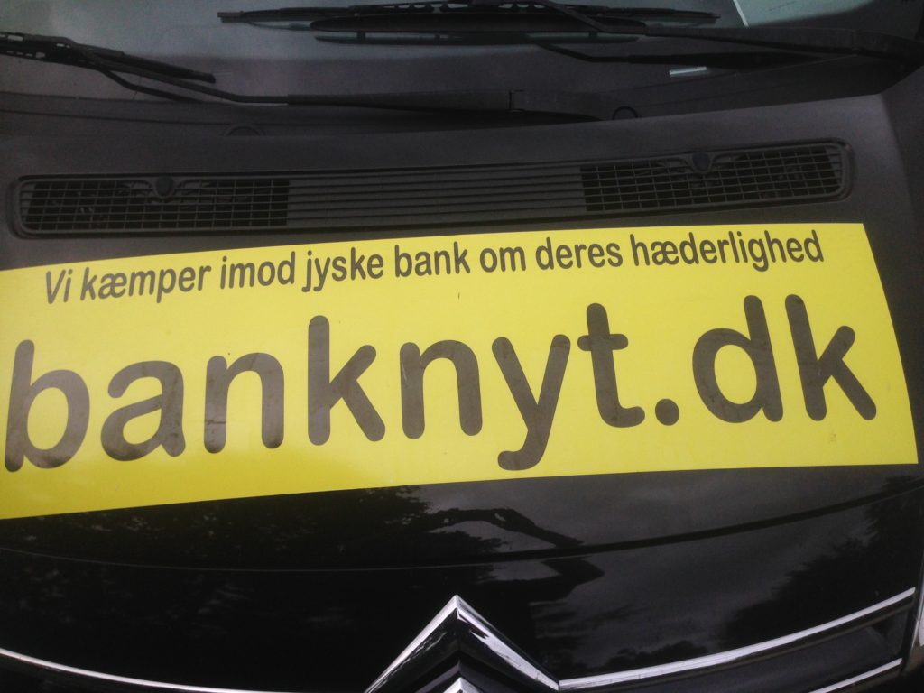 Jyske Banks Fundament er råddent når Jyske Bank udsætte kunder for million bedragei. / Koncernbestyrelsen #JyskeBank Sven Buhrkall Kurt Bligaard Pedersen Rina Asmussen Philip Baruch Jens A. Borup Keld Norup Christina Lykke Munk Johnny Christensen Marianne Lillevang - #Koncerndirektionen #JyskeBank Anders Dam Niels Erik Jakobsen Per Skovhus Peter Sc