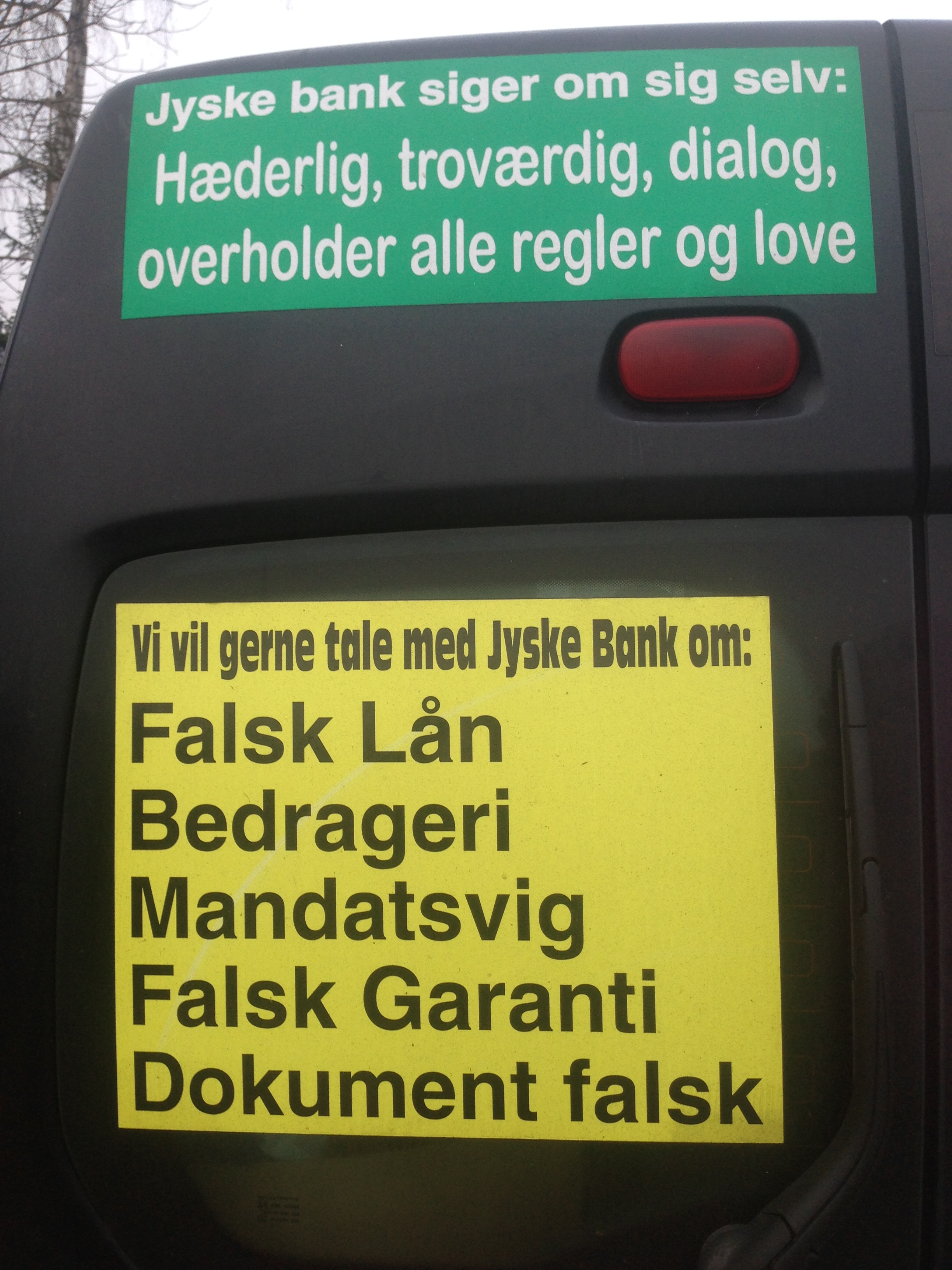 Lær jyskebank at kende Hvem dækker over Jyske Banks fortatte svigforretninger. Bribery at the top of the Danish business seems to have been politically approved. Following Jyske Bank's fraud case. Lundgren's lawyer partner company paid several million Danish kroner, moreover, the same Lundgren's lawyers who would not bring a case against the Danish bank Jyske Bank for fraud. Which Lundgren's lawyer partner company regrettably forgot to submit to the court. That it happened according to Jyske Bank's management, certainly by CEO Anders Dam who is directly contributing to Jyske Bank's continued crimes. When Jyske Bank then chose to give the large law firm Lundgren's lawyers a huge order. It became very clear that the overall board of directors of Jyske Bank continues to expose the customer to very serious fraud transactions. And that Jyske Bank's board of directors is still behind millions of scams and now probably also corruption. All to disappoint in legal matters, and to serve the shareholders in the Danish Bank's financial interests.