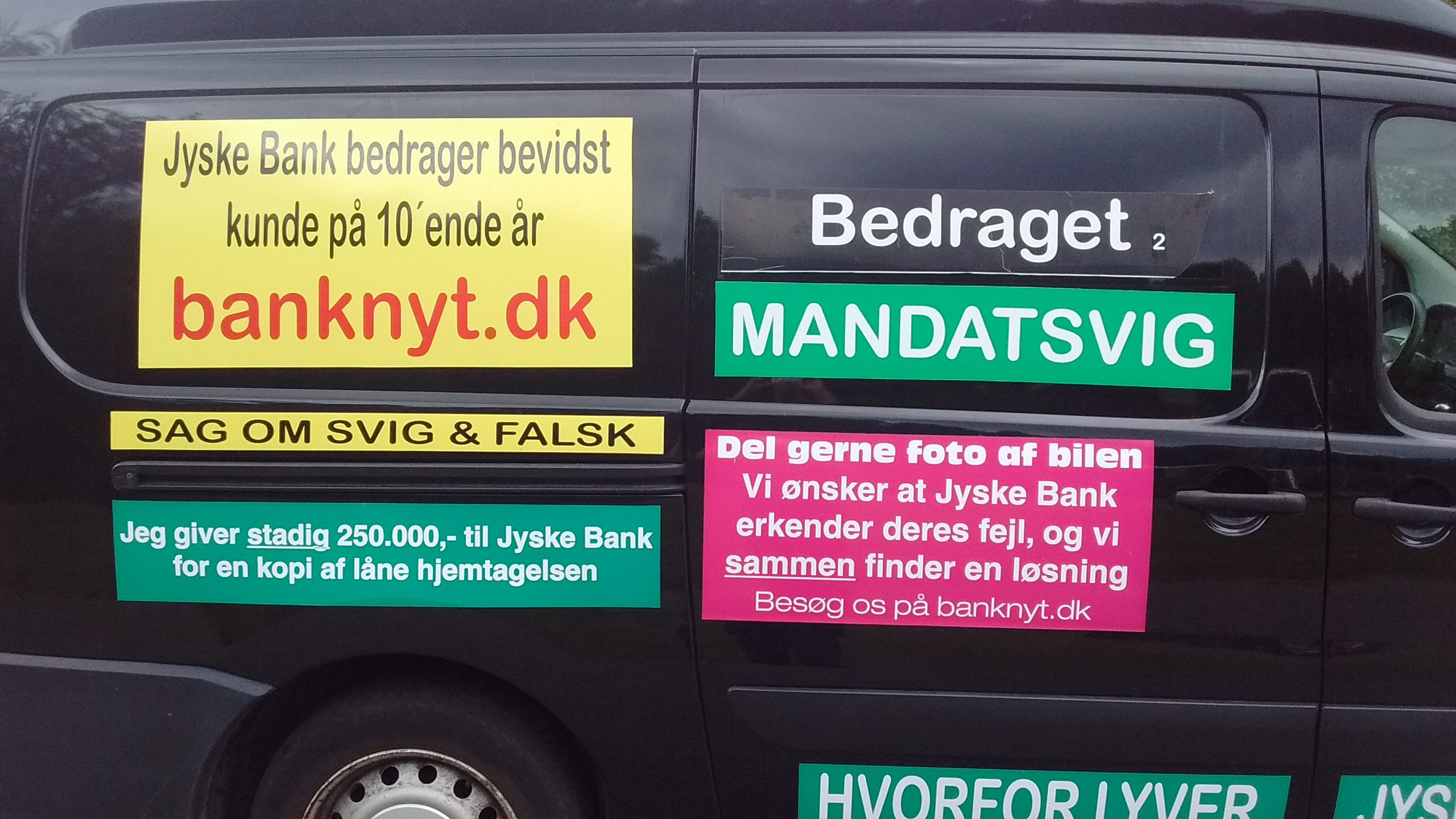 Lær jyskebank at kende Hvem dækker over Jyske Banks fortatte svigforretninger. Bribery at the top of the Danish business seems to have been politically approved. Following Jyske Bank's fraud case. Lundgren's lawyer partner company paid several million Danish kroner, moreover, the same Lundgren's lawyers who would not bring a case against the Danish bank Jyske Bank for fraud. Which Lundgren's lawyer partner company regrettably forgot to submit to the court. That it happened according to Jyske Bank's management, certainly by CEO Anders Dam who is directly contributing to Jyske Bank's continued crimes. When Jyske Bank then chose to give the large law firm Lundgren's lawyers a huge order. It became very clear that the overall board of directors of Jyske Bank continues to expose the customer to very serious fraud transactions. And that Jyske Bank's board of directors is still behind millions of scams and now probably also corruption. All to disappoint in legal matters, and to serve the shareholders in the Danish Bank's financial interests.