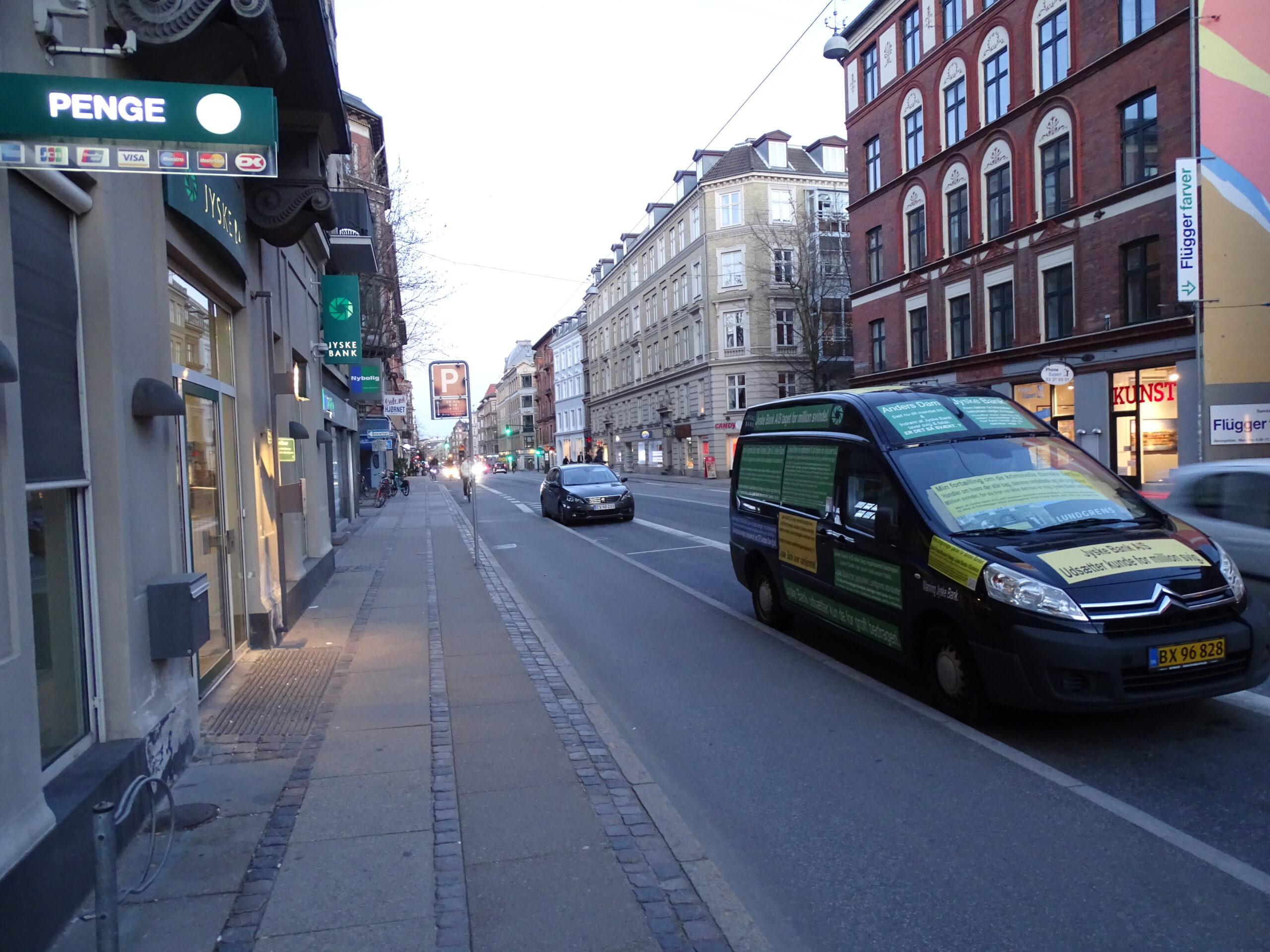 JYSKE BANK A/S HAR LAVET OG ELLER BRUGT. 1. Bedrageri. SVIG 2. Bondefangeri. 3. Dokument falsk. FALSK. 4. Vildledning. 5. Udnyttelse. 6. Lyver for kunde. 7. Vanhjemmel. 8. Bestikkelse / returkommission. Som da Jyske Bank Bestak Lundgrens advokater til at morarbejde den klient, som havde ansat Lundgrens til at fremlægge en sag om svig og falsk mod Jyske Bank A/S 9. Retsmisbrug. 10. Misbrugt adgang til Tinglysningsretten. 11. Fuldmagt misbrug. 12. Ond tro. 13. XXXXXXX. 14. Mandag svig. 15. Lyver overfor Penge Institut ankenævnet. 16. Lyver overfor domstolen. 17. Kan vel skrive MAGT MISBRUG, også. 18. Har taget overpant og sikkerheder for omkring 12 millioner, for en gæld på ca. 3 millioner, hvor der der givet pant i min ejendom på 3 millioner, et pantebrev Jyske Bank A/S iøvrigt ikke vil udlevere uden at stille krav, og det på trods af at jeg ikke skylder Jyske Bank noget som helst. 19. Nægter at udlevere de dokumenter hvori jeg private tidligere har givet Jyske Bank sikkerhed og kaution for selskabet, der