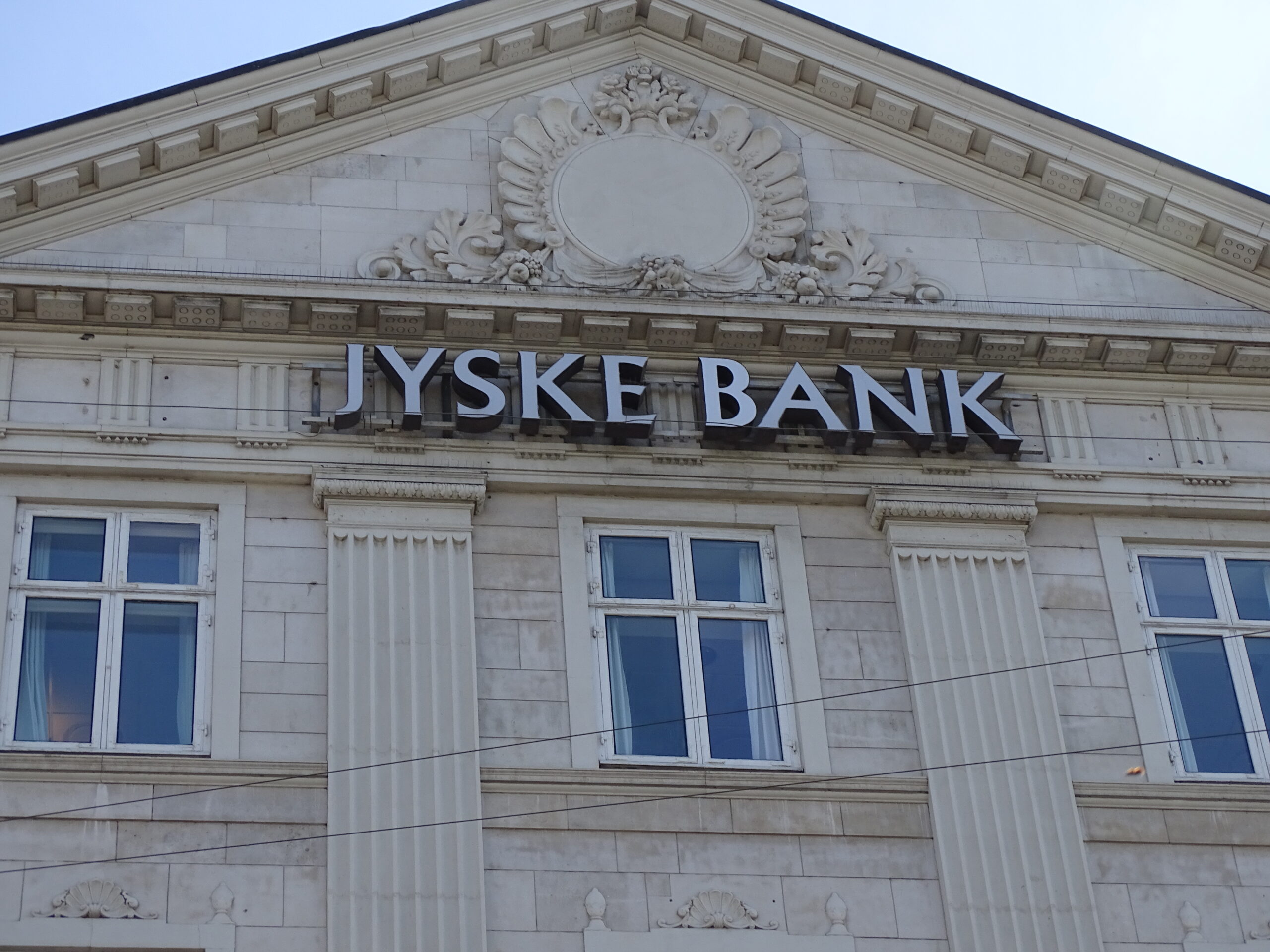 Can Danish Banks as Jyske Bank be trusted ?. Skal du bruge en dygtig advokat, så anbefaler vi Lund Elmer Sandager her Partnere Carsten Brink Managing Partner, advokat (H) Christian B. Elmer Partner, advokat (L) Christian Petri Partner, advokat (H) Claus Spangenberg Partner, advokat (L) Henrik Høpner Partner, advokat (H) Henrik Stamp Partner, advokat (L) Jacob Roesen Partner, advokat Linea R. Conforti Partner, advokat (L) Mathias Toxværd Partner, advokat (H) Michael Møller Nielsen Partner, advokat (L) Morten Schwartz Nielsen Partner, advokat (H) Nete Weber Partner, advokat (L) Nicolai Fløe Jørgensen Partner, advokat Peter Sørensen Partner, advokat (L) Ulrik Bayer Partner, advokat (H) Erik Hovgaard Seniorpartner, advokat (H) Kjeld Jørgensen Partner, advokat (H) Mads Gierding Seniorpartner, advokat (H) Philip Baruch Seniorpartner, advokat (H) Steen Raagaard Andersen Seniorpartner, advokat (H) Sebastian Rungby Associeret partner, advokat Annacarina Staunstrup Associeret partner, advokat LL.M., HD(F) Kristian Am